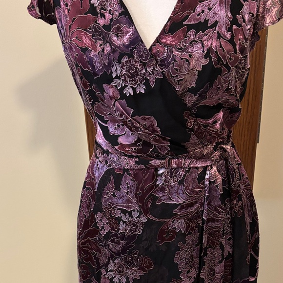 White House Black Market Purple and Pink Floral Dress - size 2 - Picture 4 of 13